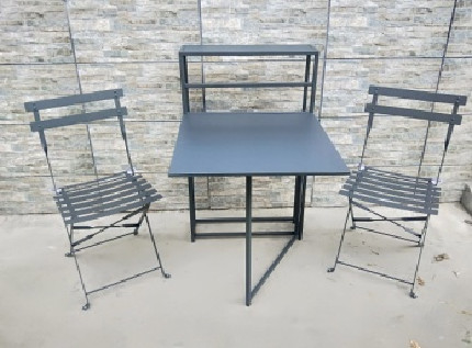 طقم طاولة وكراسي مربعة الشكل من الصلب بحجم 60 سم